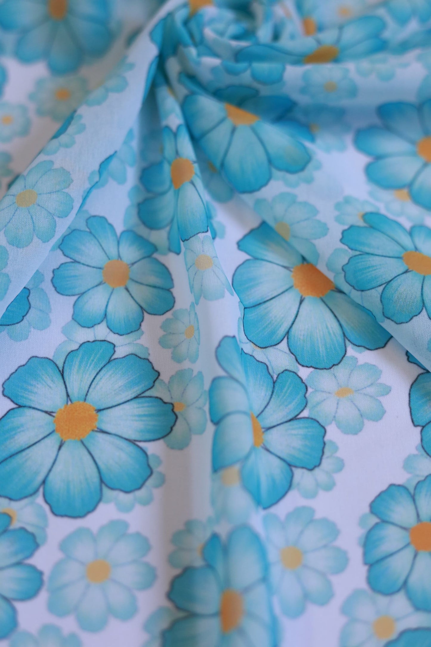 Daisy Mist Weightless Fabric