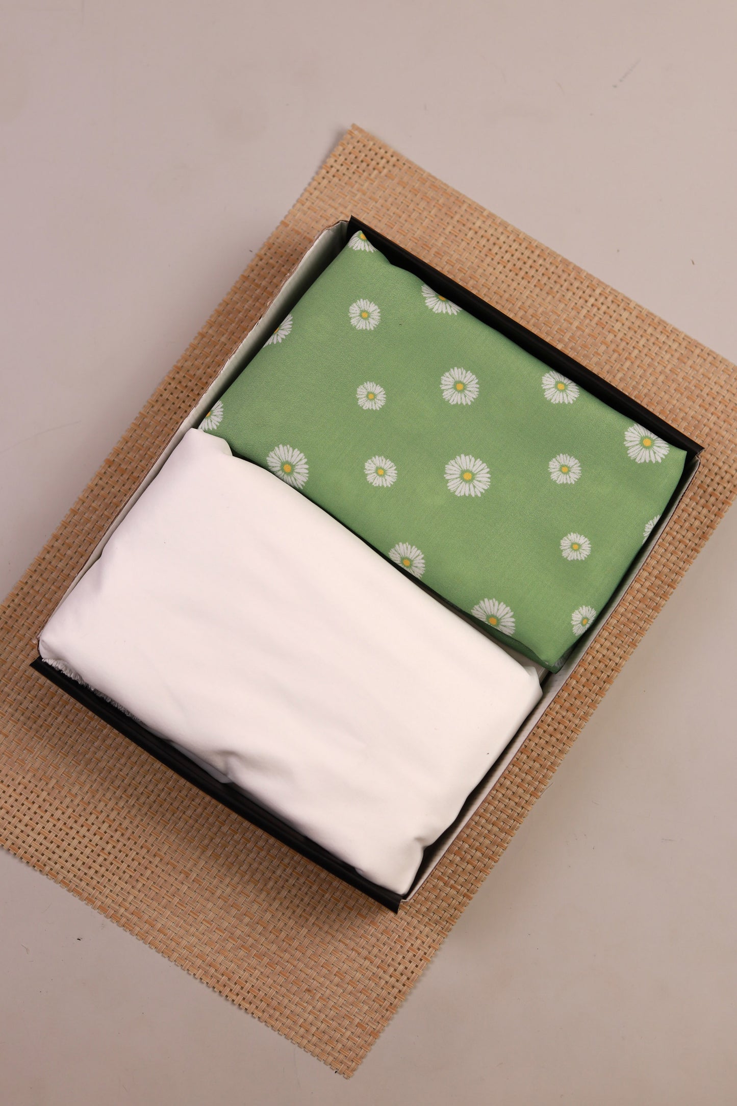 Meadow Daisy Unstitched Fabric Combo