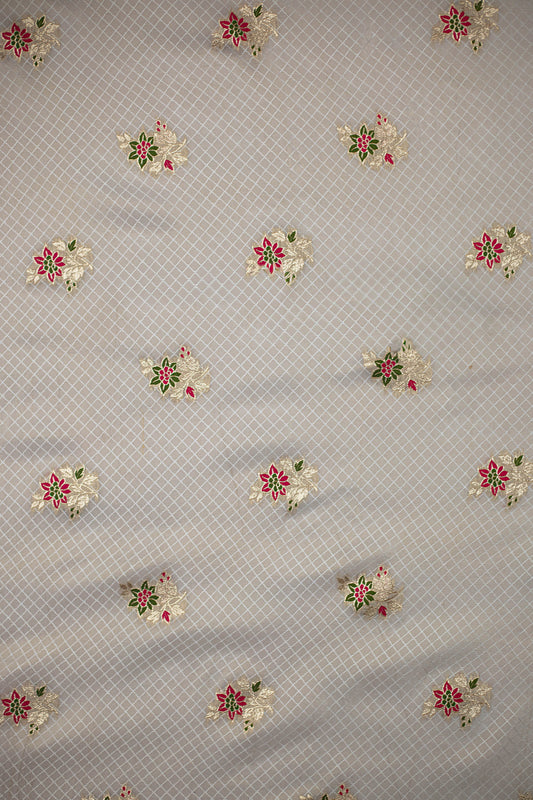 Pink Petal Charm (Tishu Mina Buty)