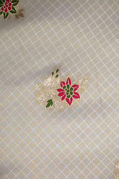 Pink Petal Charm (Tishu Mina Buty)