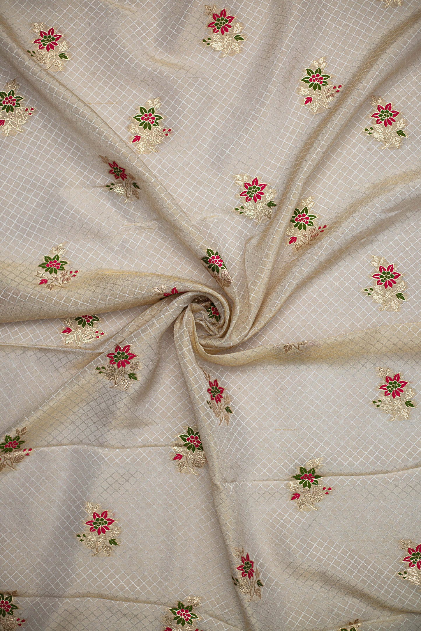 Pink Petal Charm (Tishu Mina Buty)