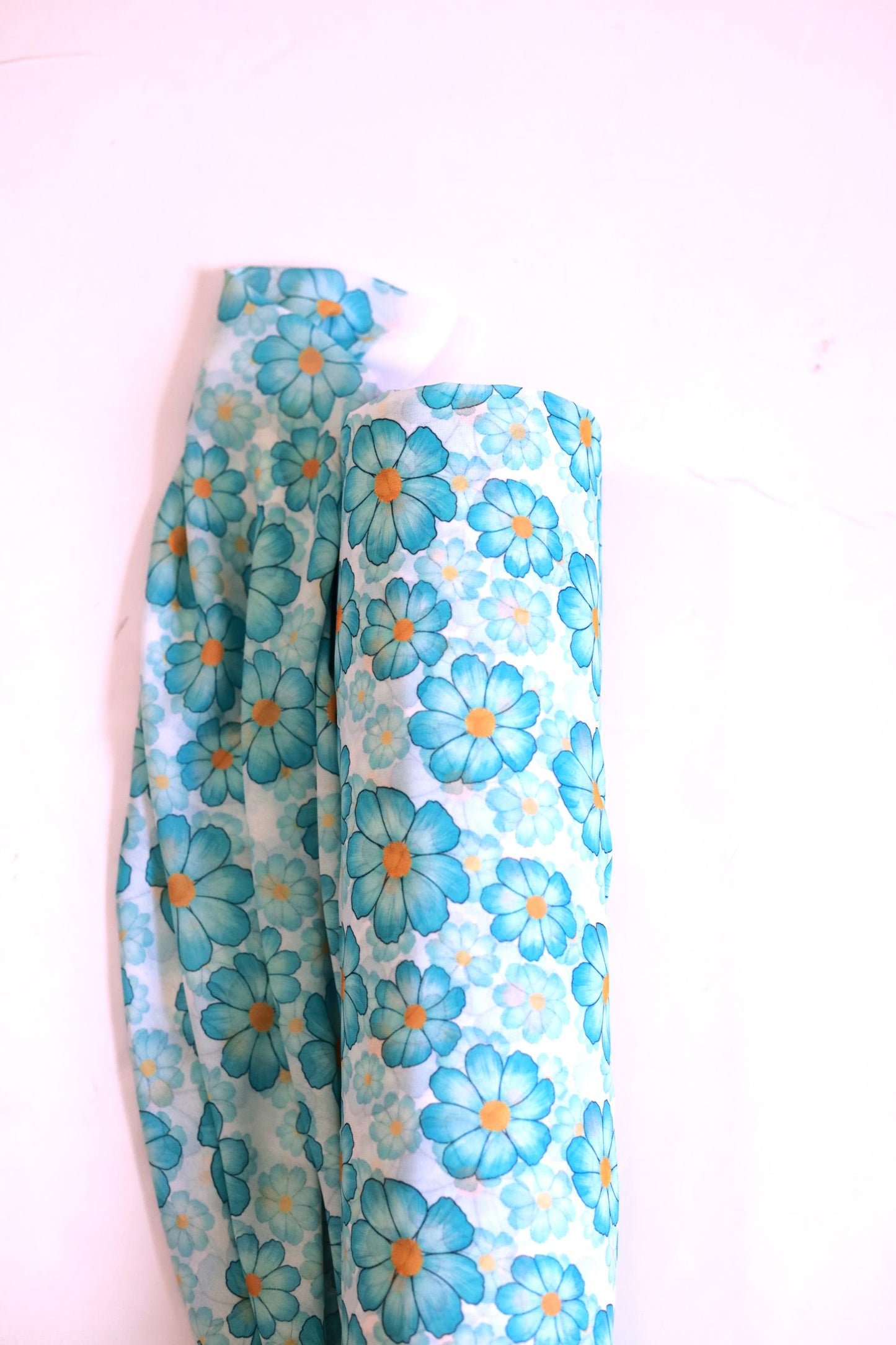 Daisy Mist Weightless Fabric
