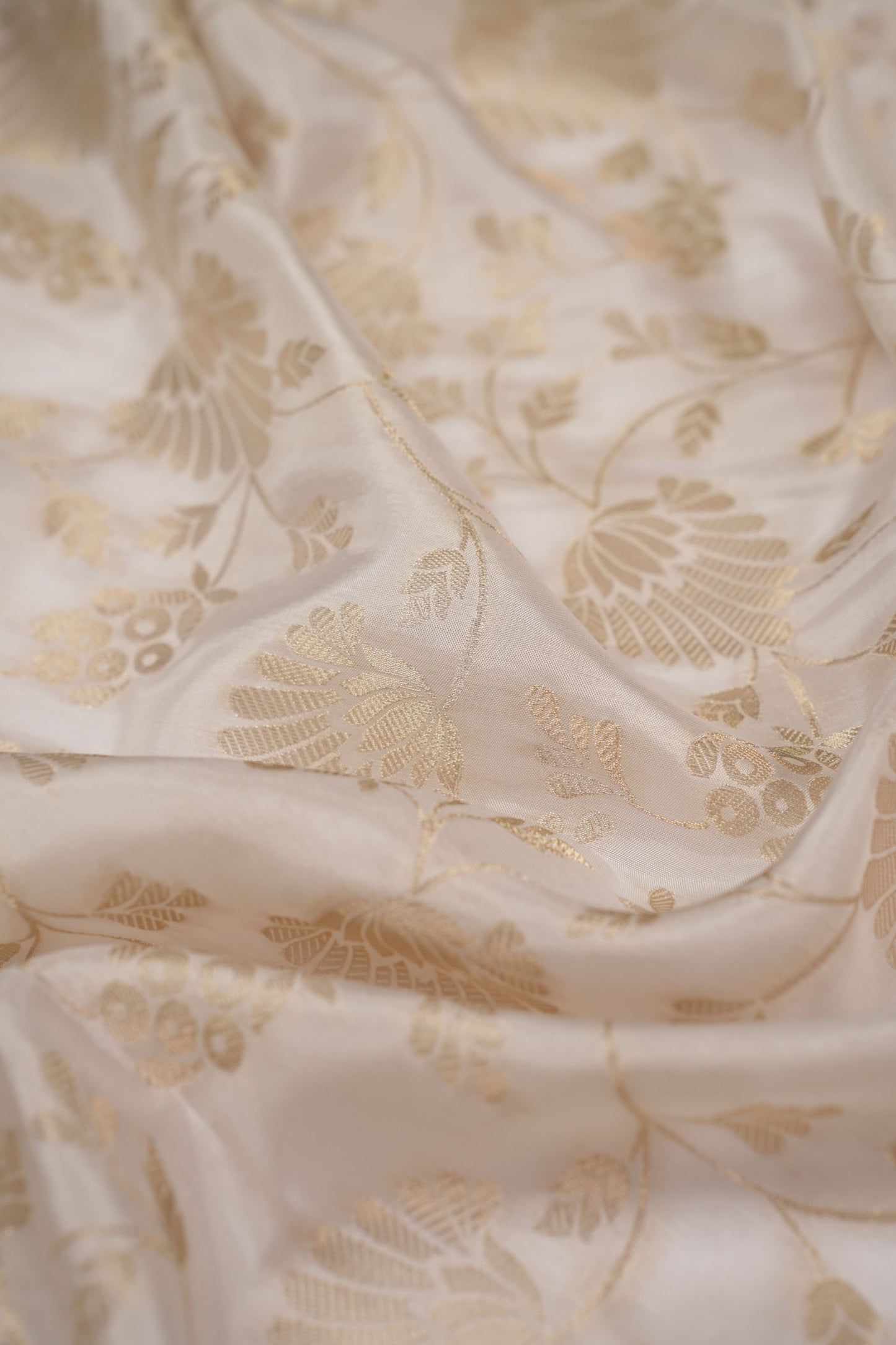 Opulent Blossom Cluster Tissue Jacquard