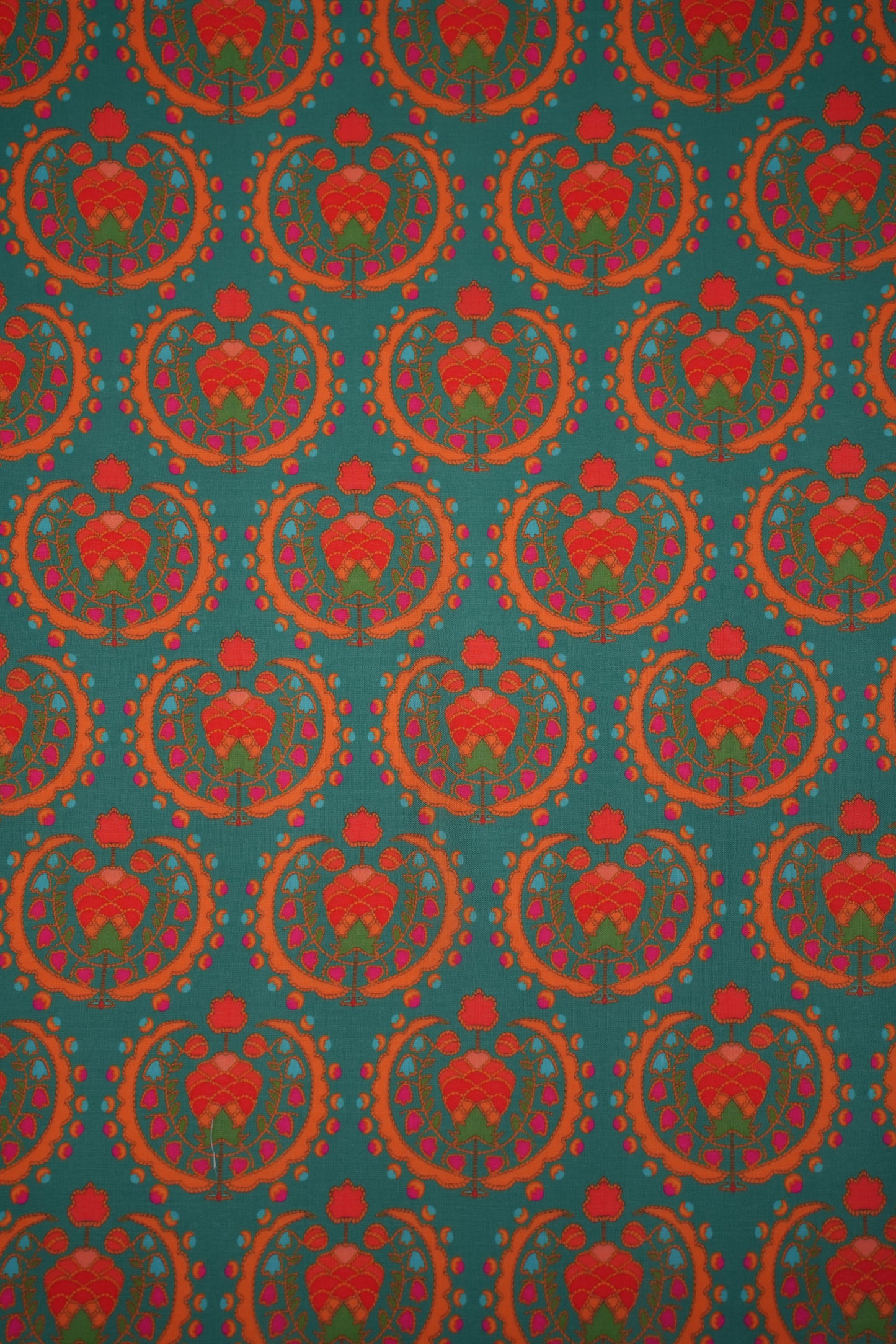Regal Motif Green Linen Printed Fabric