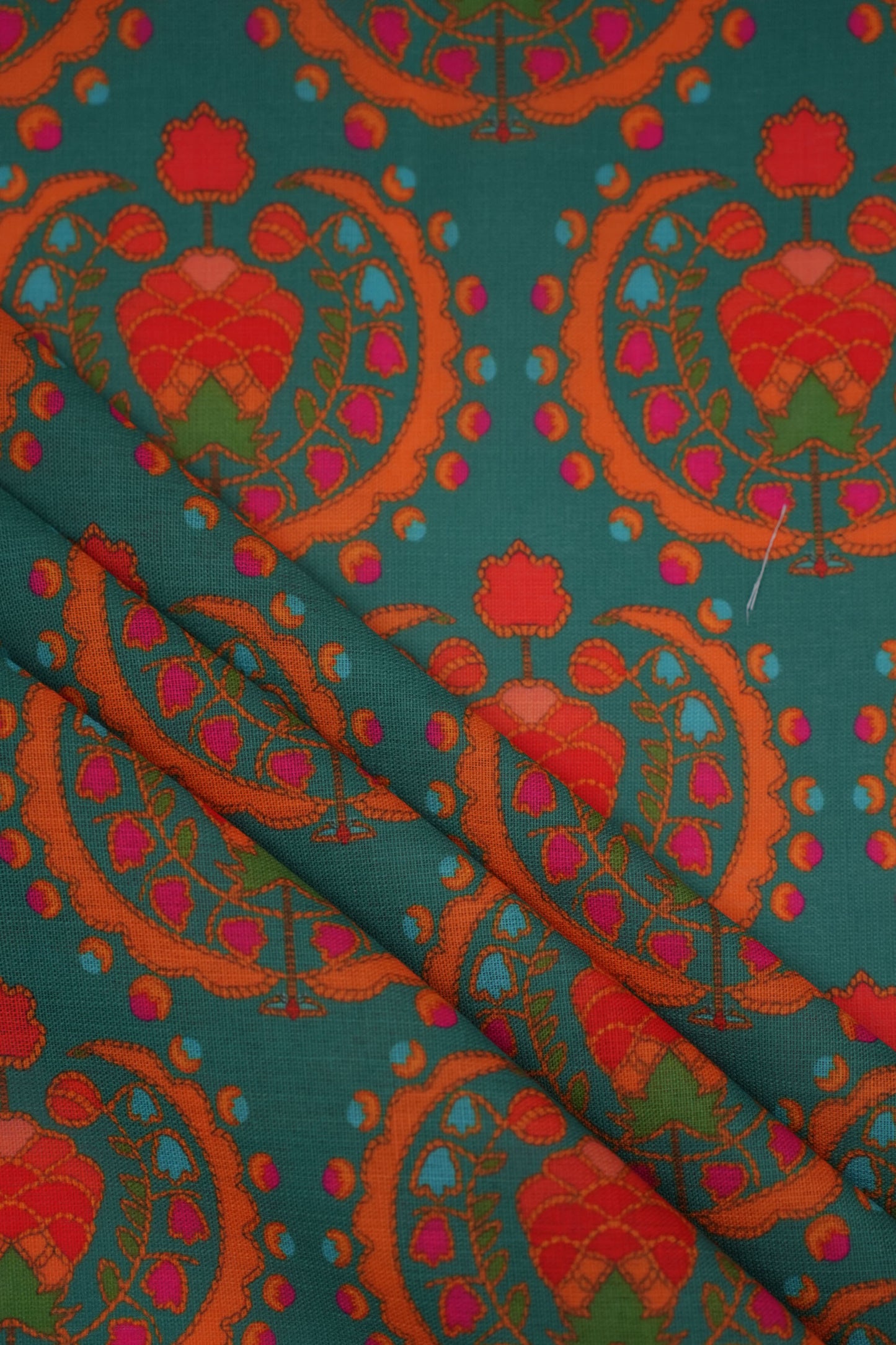 Regal Motif Green Linen Printed Fabric